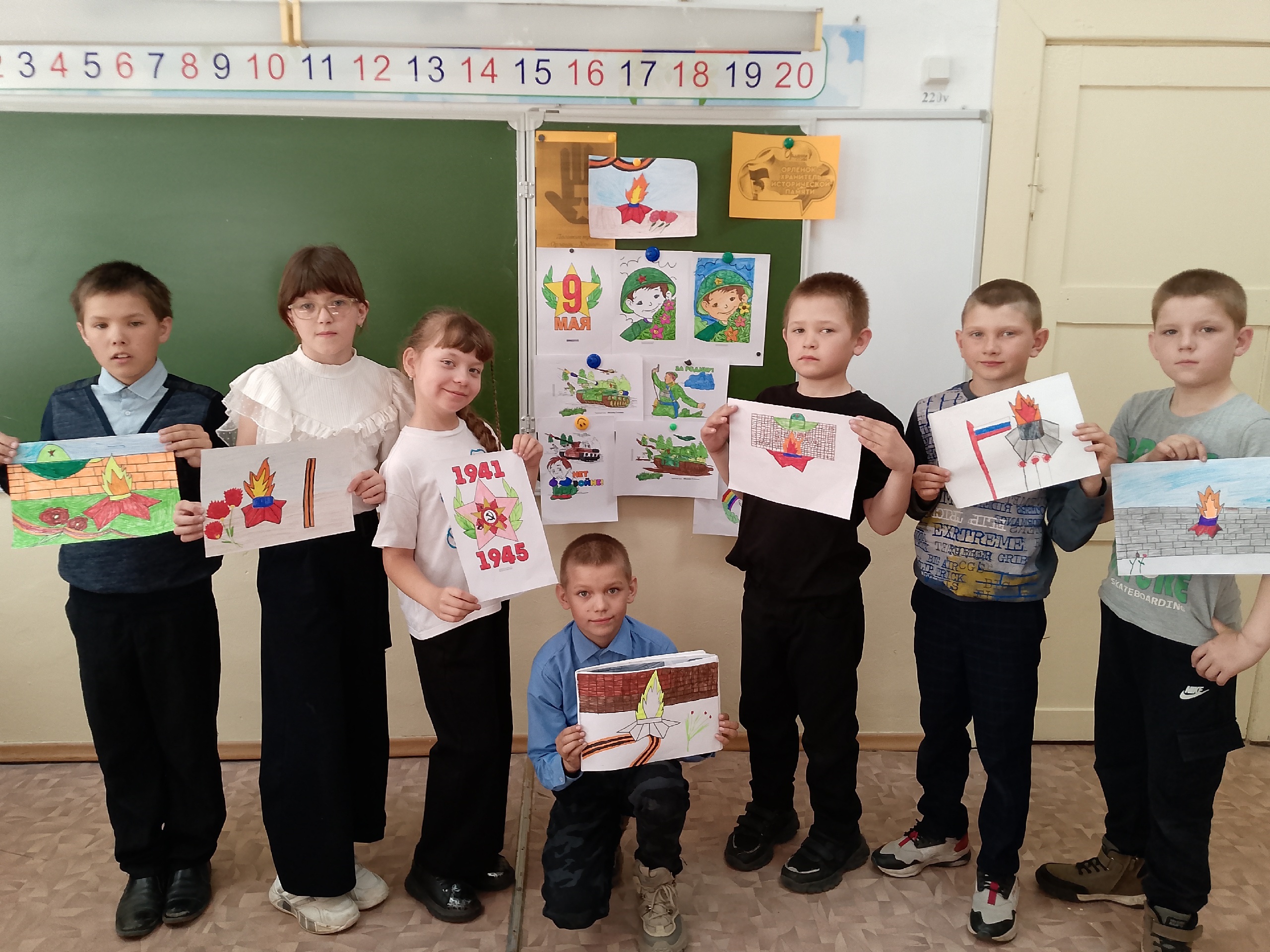 Акция &amp;quot;Рисуем с детьми вечный огонь&amp;#039;, учащиеся 3 класса.